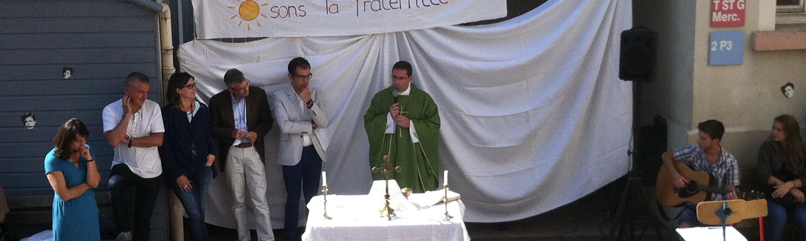 Messe Dans la cours